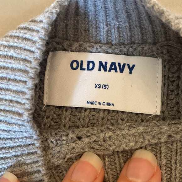 Old Navy Sweater Bundle size XS 4-5 and 5T. Great condition. - Picture 3 of 7